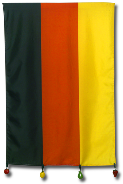 Neuer Patriotismus, 2006, Objekt, Fahne mit Tischtuchgewichten, 95 x 62 cm